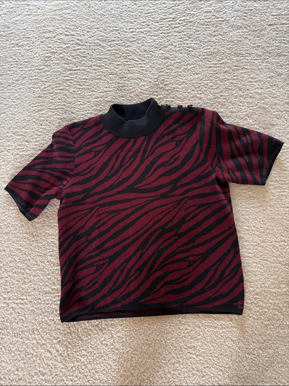 Women ' Short Sleeve Zebra Print Sweater Top - Black & Burgundy